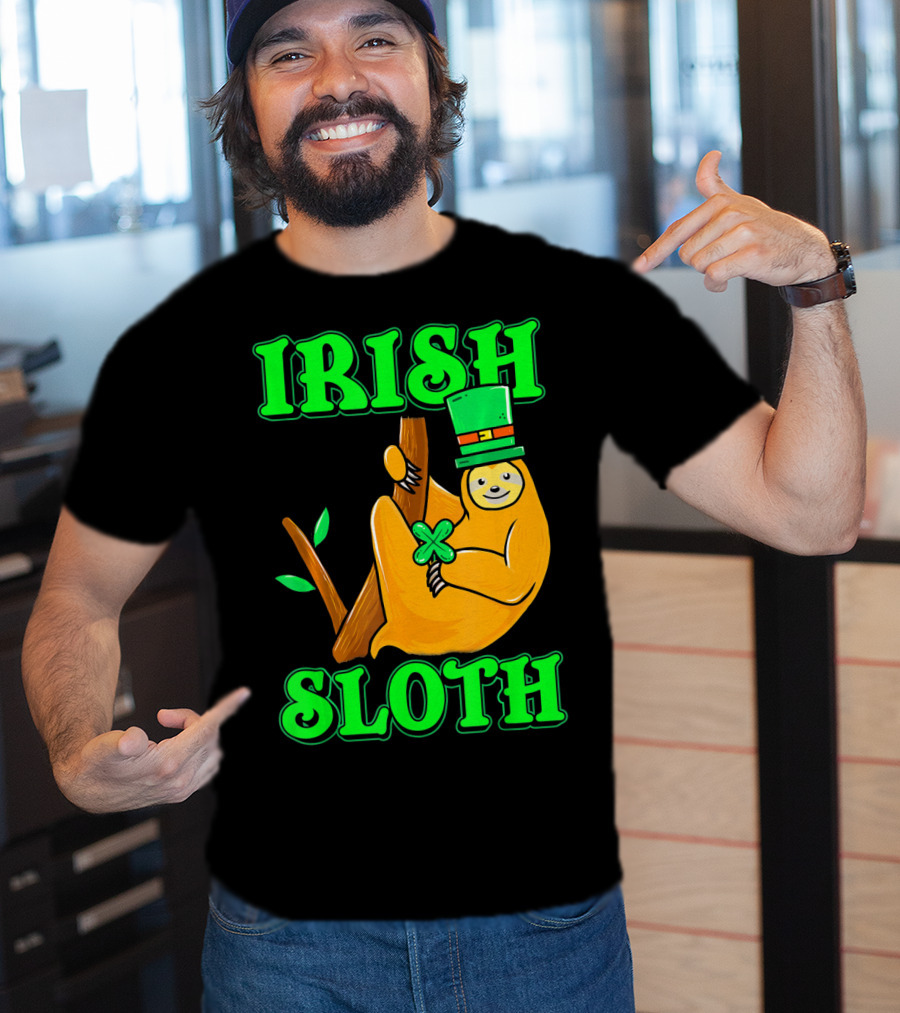 IRISH SLOTH Lucky Sloth With Shamrock And Green Hat T-Shirt