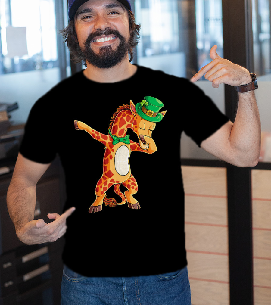 Giraffe Dabbing Leprechaun Hat Bow Tie T-Shirt