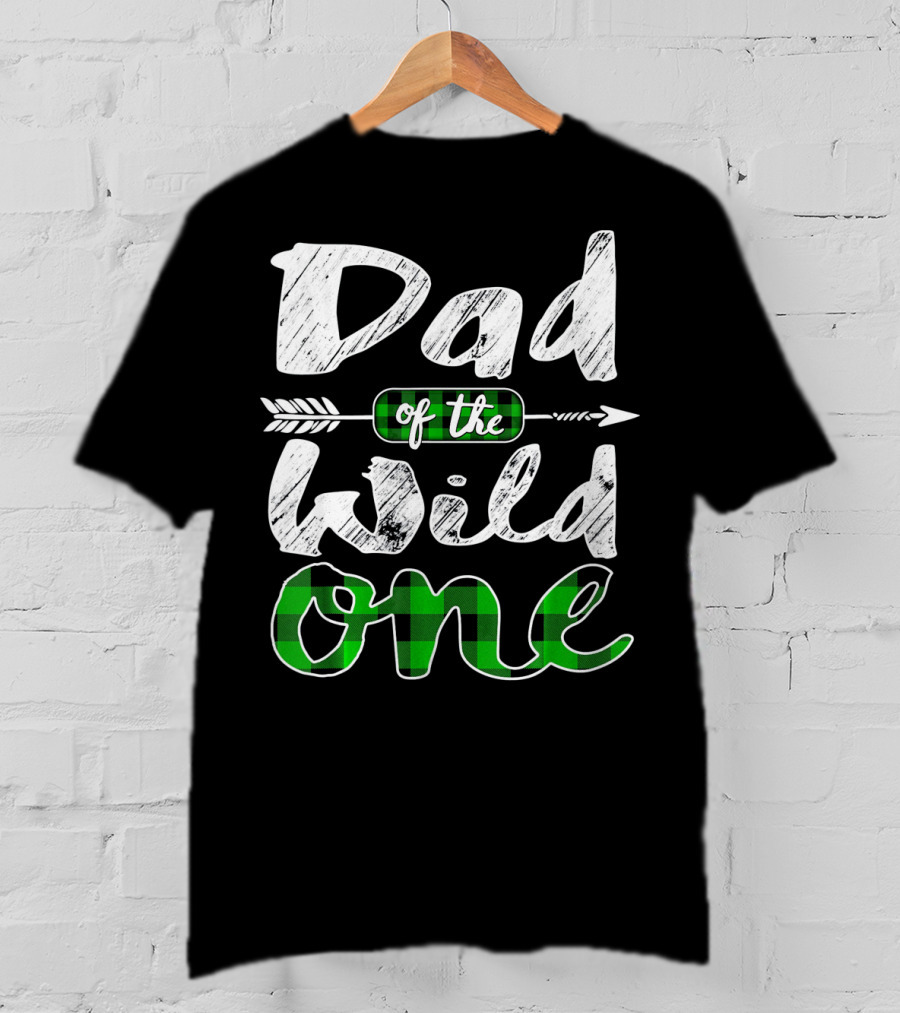 Dad Of The Wild One Irish Green Arrow Plaid T-Shirt