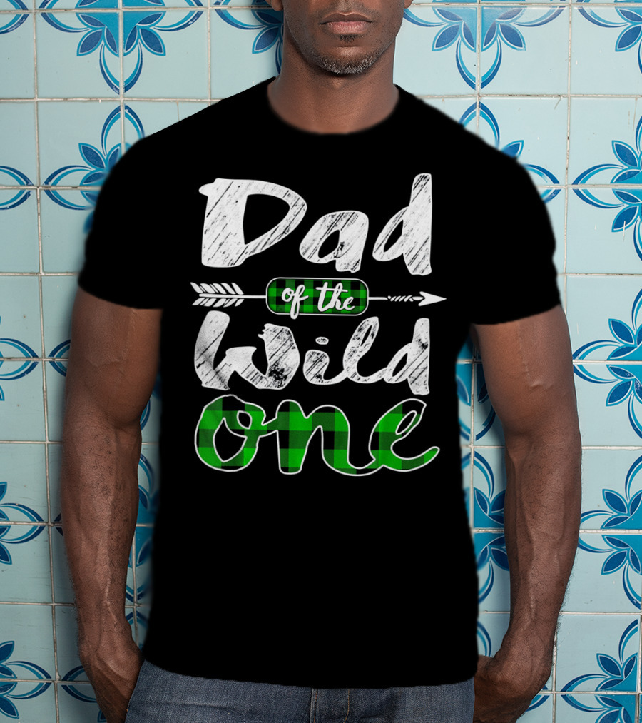 Dad Of The Wild One Irish Green Arrow Plaid T-Shirt
