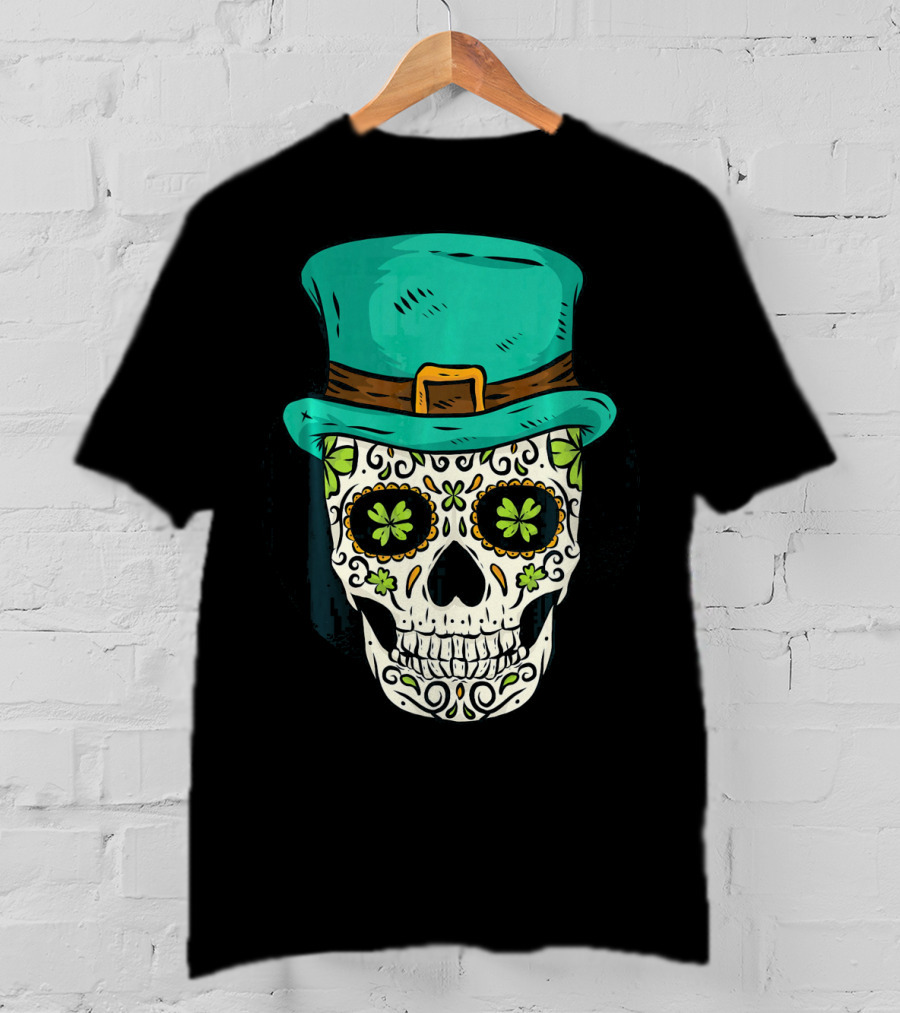 Lucky St. Patrick's Day Green Irish Skull With Celtic Shamrocks And Top Hat T-Shirt