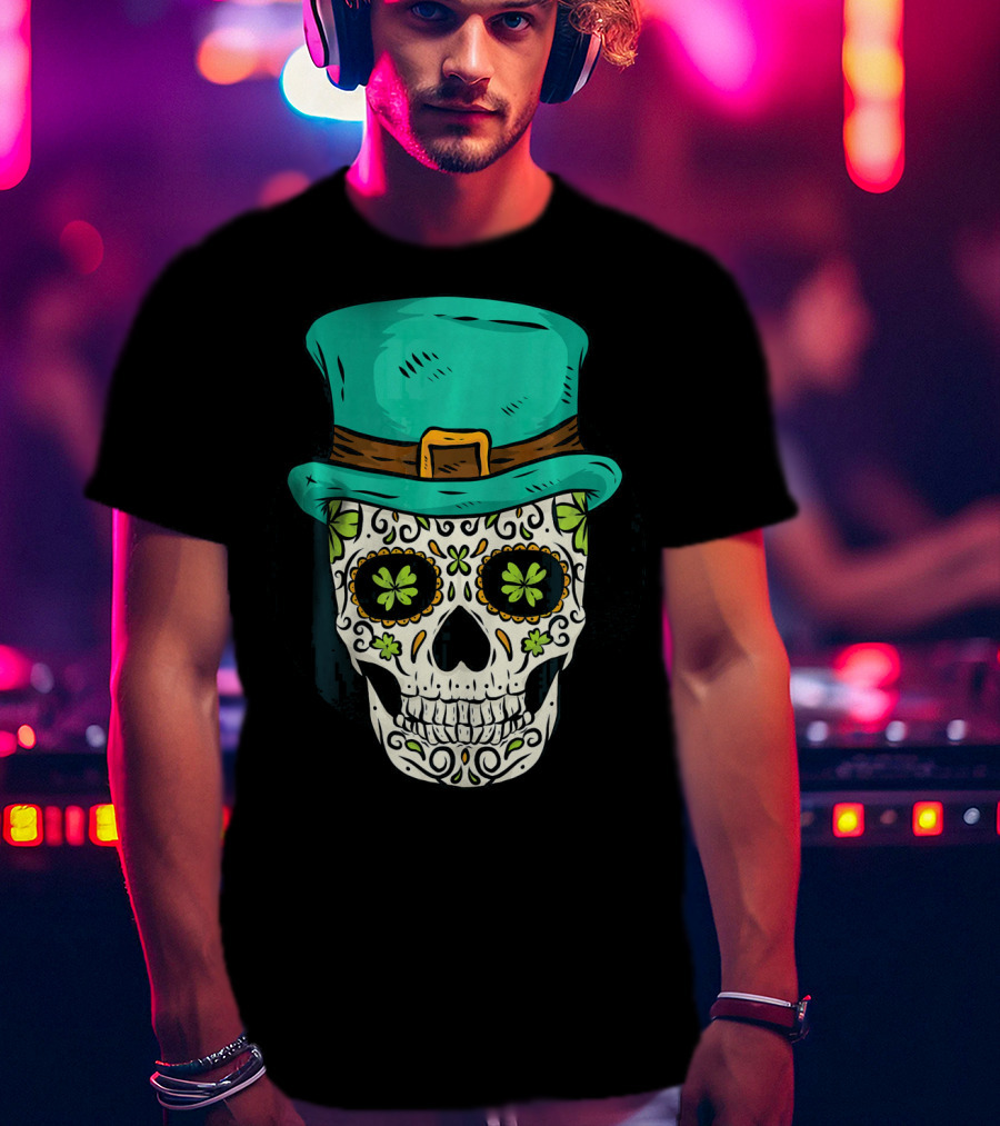 Lucky St. Patrick's Day Green Irish Skull With Celtic Shamrocks And Top Hat T-Shirt