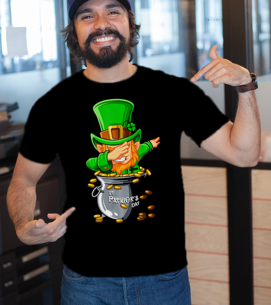 Dabbing Leprechaun St Patrick's Day Pot Of Gold T-Shirt