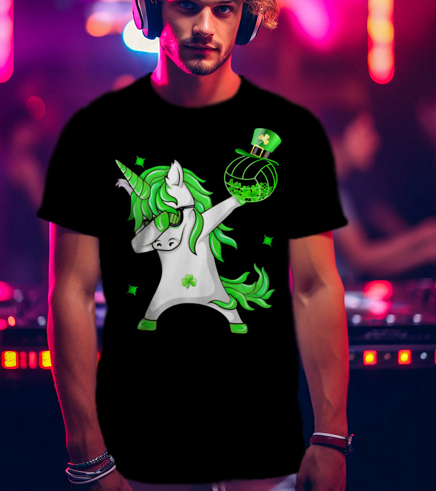 Happy St Patricks Day Dabbing Unicorn With Shamrock Hat And Green Hair T-Shirt