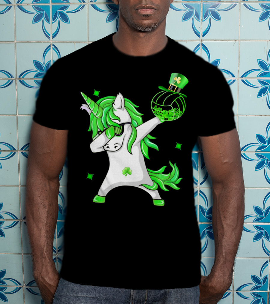Happy St Patricks Day Dabbing Unicorn With Shamrock Hat And Green Hair T-Shirt