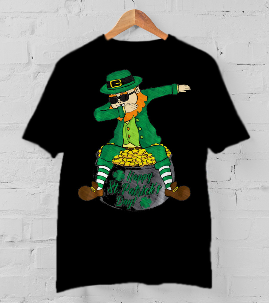Happy St. Patrick's Day Dabbing Leprechaun Sitting On Gold T-Shirt