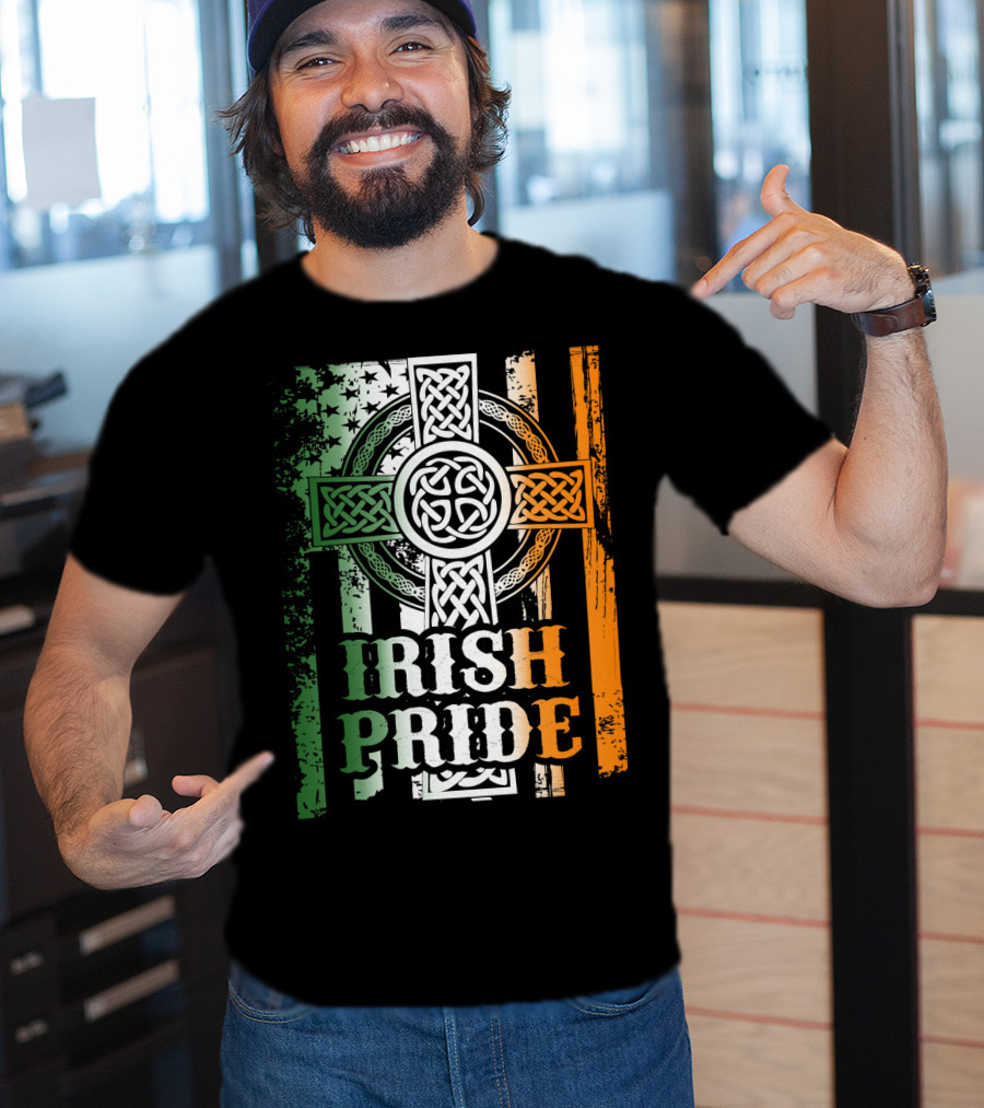 Irish Pride Celtic Cross St Patricks Day Flag Elements T-Shirt