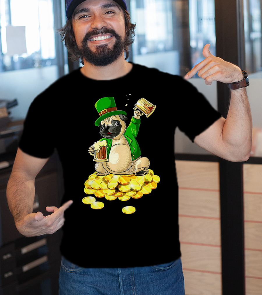 Irish Pug St. Patrick's Day Beer Cheers On Gold Coins T-Shirt