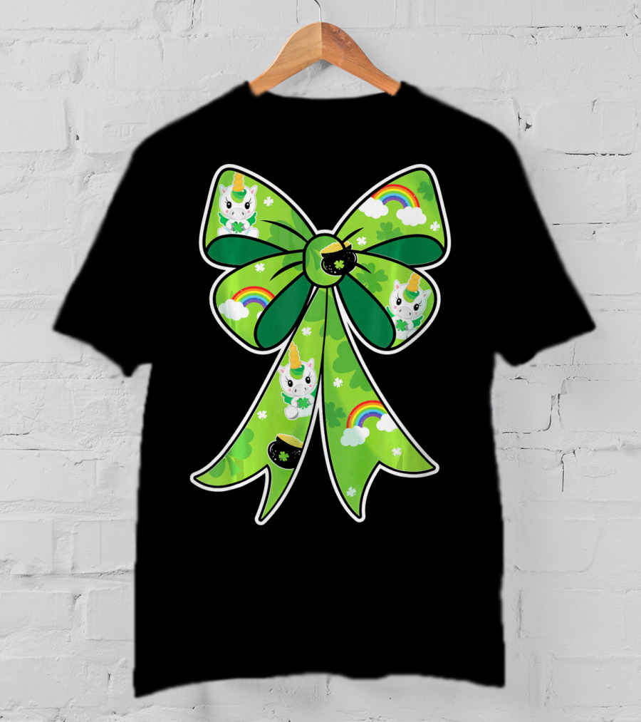 Girls St Patrick's Day Unicorn Bow With Rainbows And Shamrocks T-Shirt