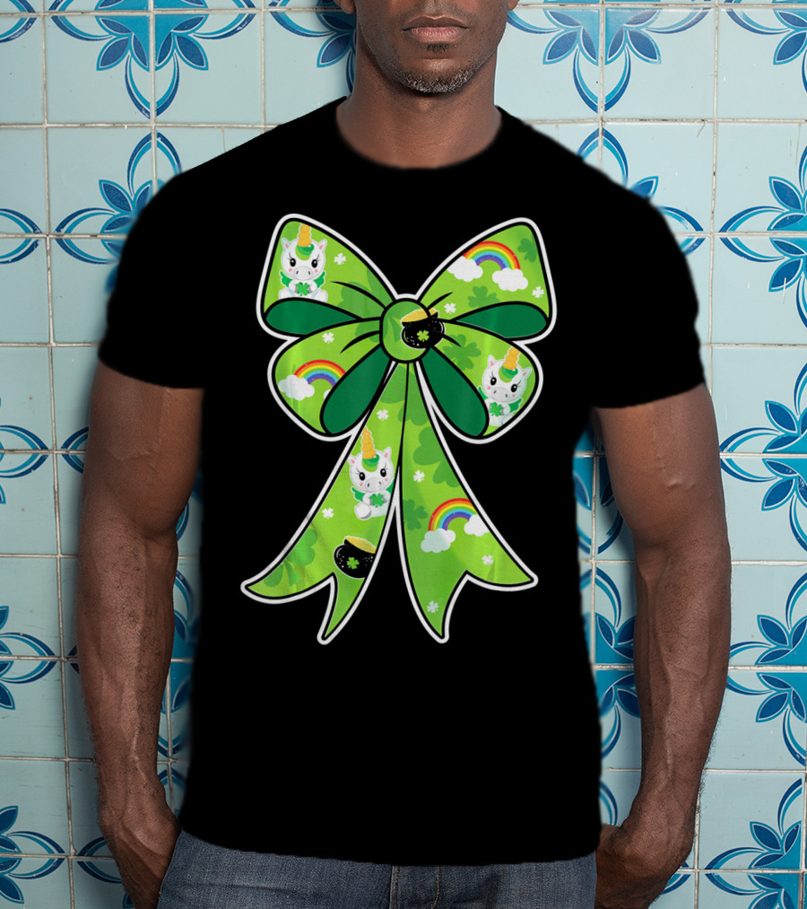 Girls St Patrick's Day Unicorn Bow With Rainbows And Shamrocks T-Shirt
