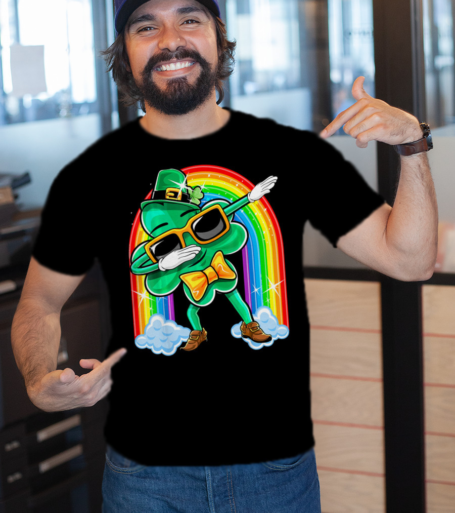Dabbing St. Patricks Day Shamrock Leprechaun With Rainbow T-Shirt