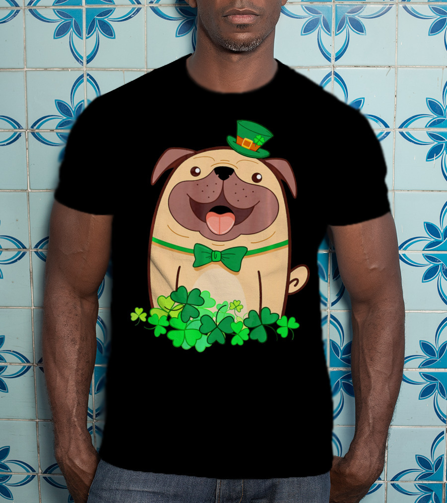 Cute Pug With Leprechaun Hat And Shamrocks T-Shirt