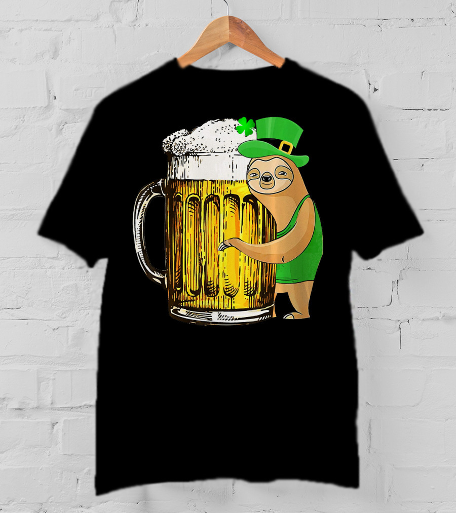 St Patricks Sloth Leprechaun With Beer Mug T-Shirt