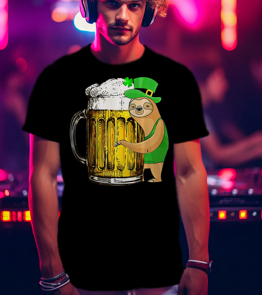 St Patricks Sloth Leprechaun With Beer Mug T-Shirt