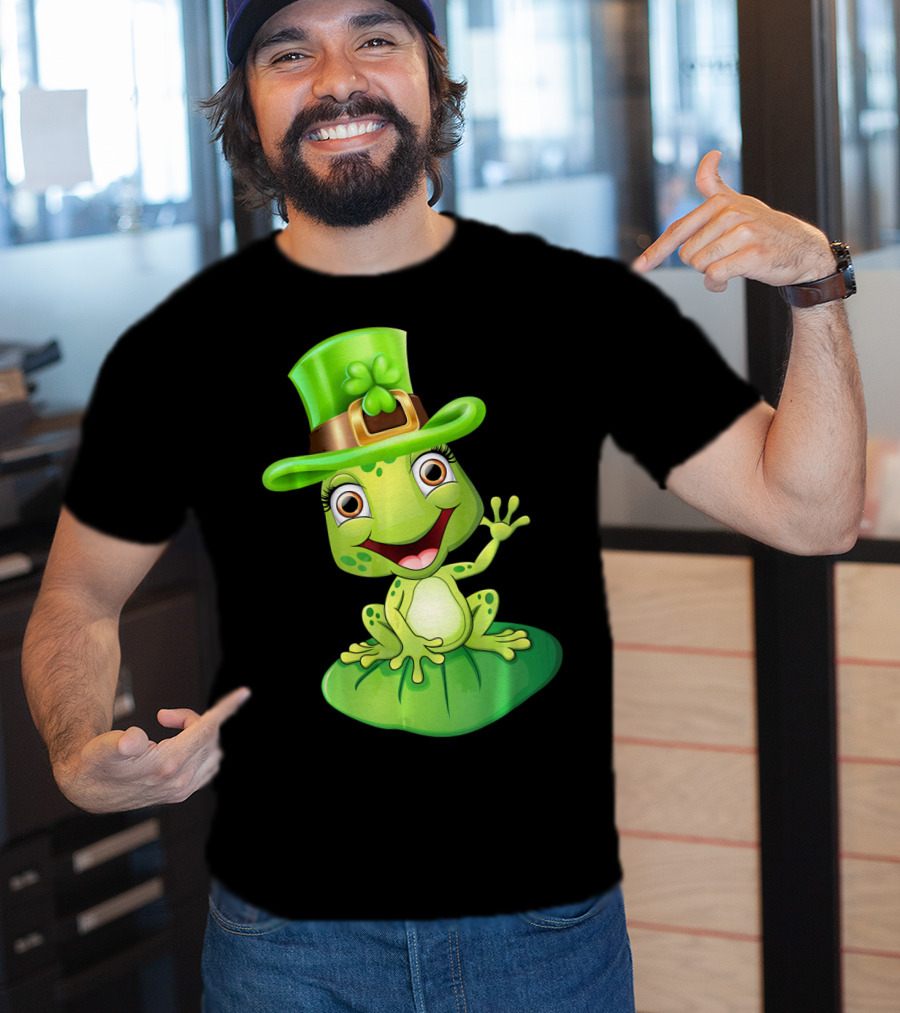 St. Patrick's Day Cute Frog In Green Hat T-Shirt