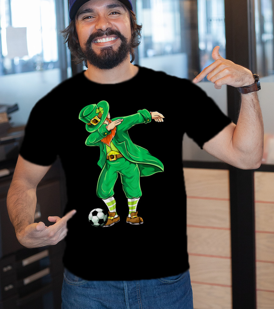 Dabbing Leprechaun Irish Soccer With Football And Shamrock Hat T-Shirt