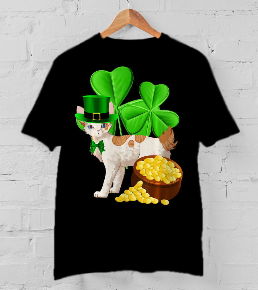 Japanese Bobtail Cat St Patricks Day Lucky Coins Shamrocks Leprechaun Hat T-Shirt