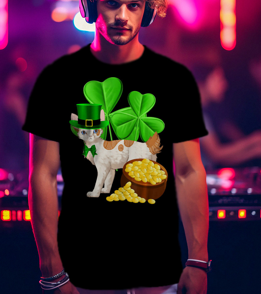 Japanese Bobtail Cat St Patricks Day Lucky Coins Shamrocks Leprechaun Hat T-Shirt