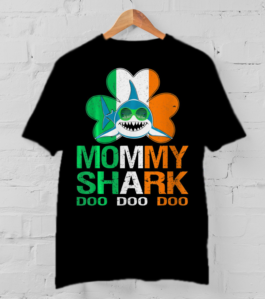 St Patricks Day Mommy Shark Doo Doo Doo Irish Shamrock T-Shirt