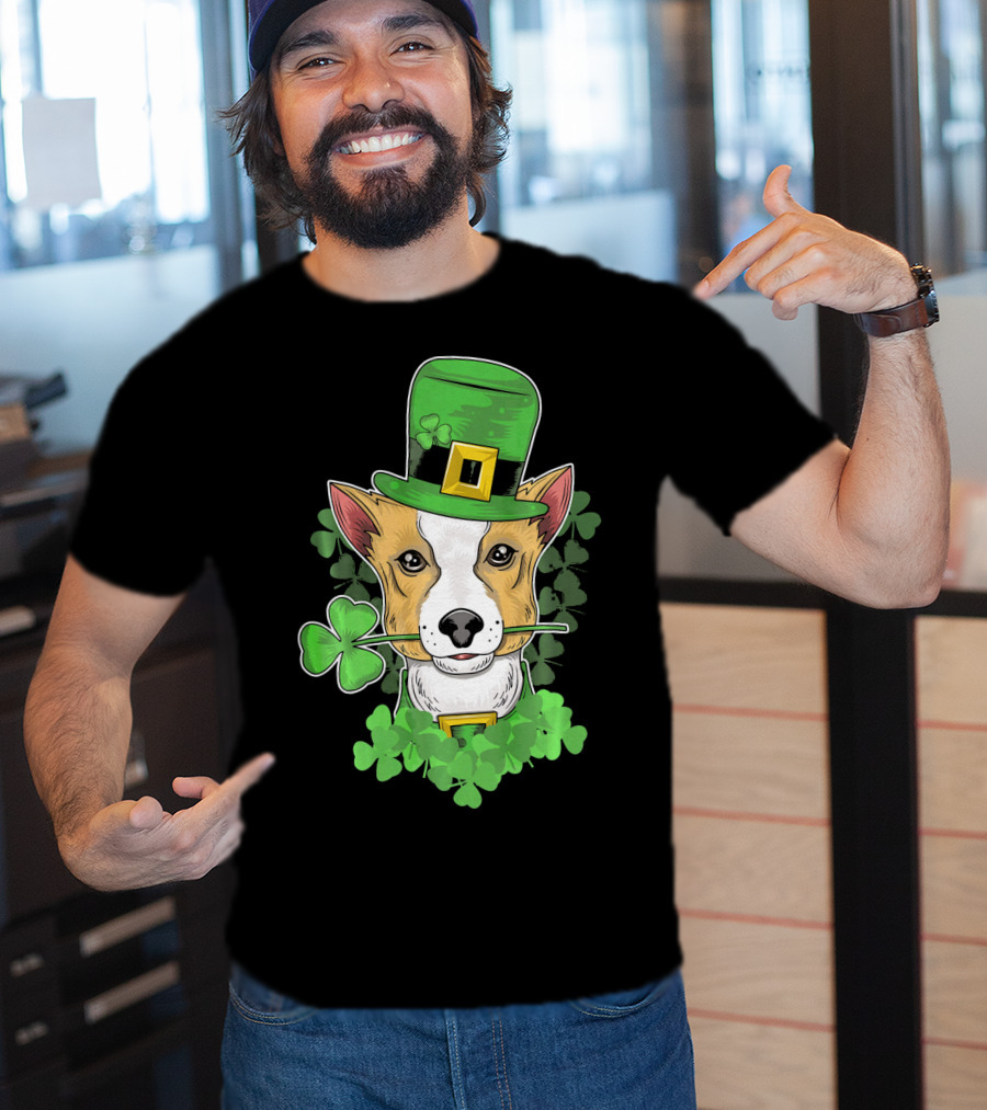 Happy Saint Patricks Day Corgi Wearing Leprechaun Hat And Shamrocks T-Shirt