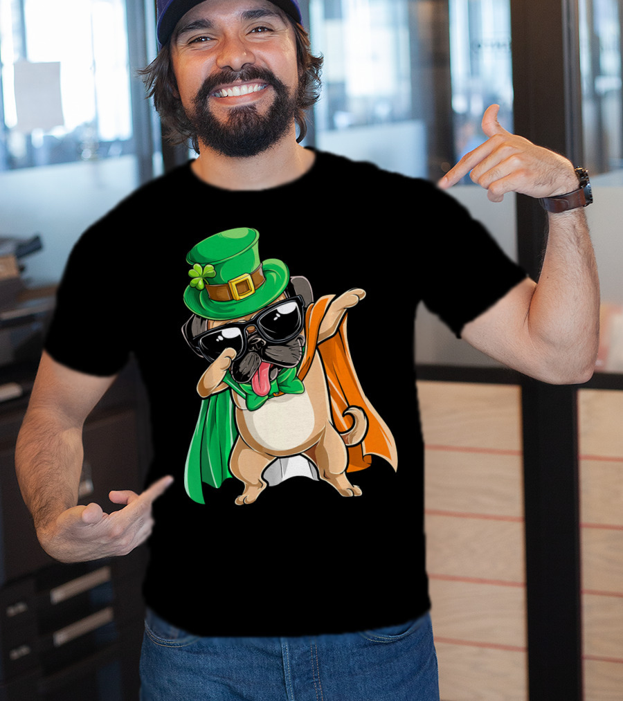 Dabbing Pug St Patrick's Day Leprechaun Hat Cape T-Shirt