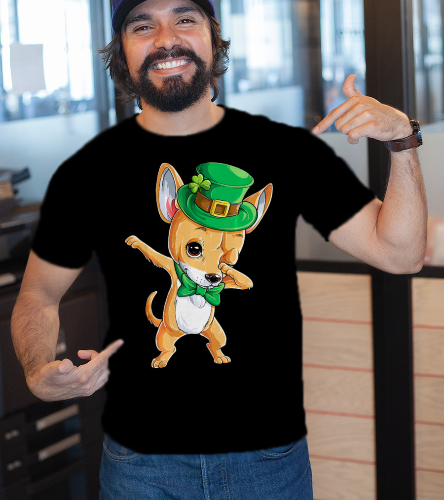 St. Patrick's Day Dabbing Chihuahua Leprechaun Hat T-Shirt