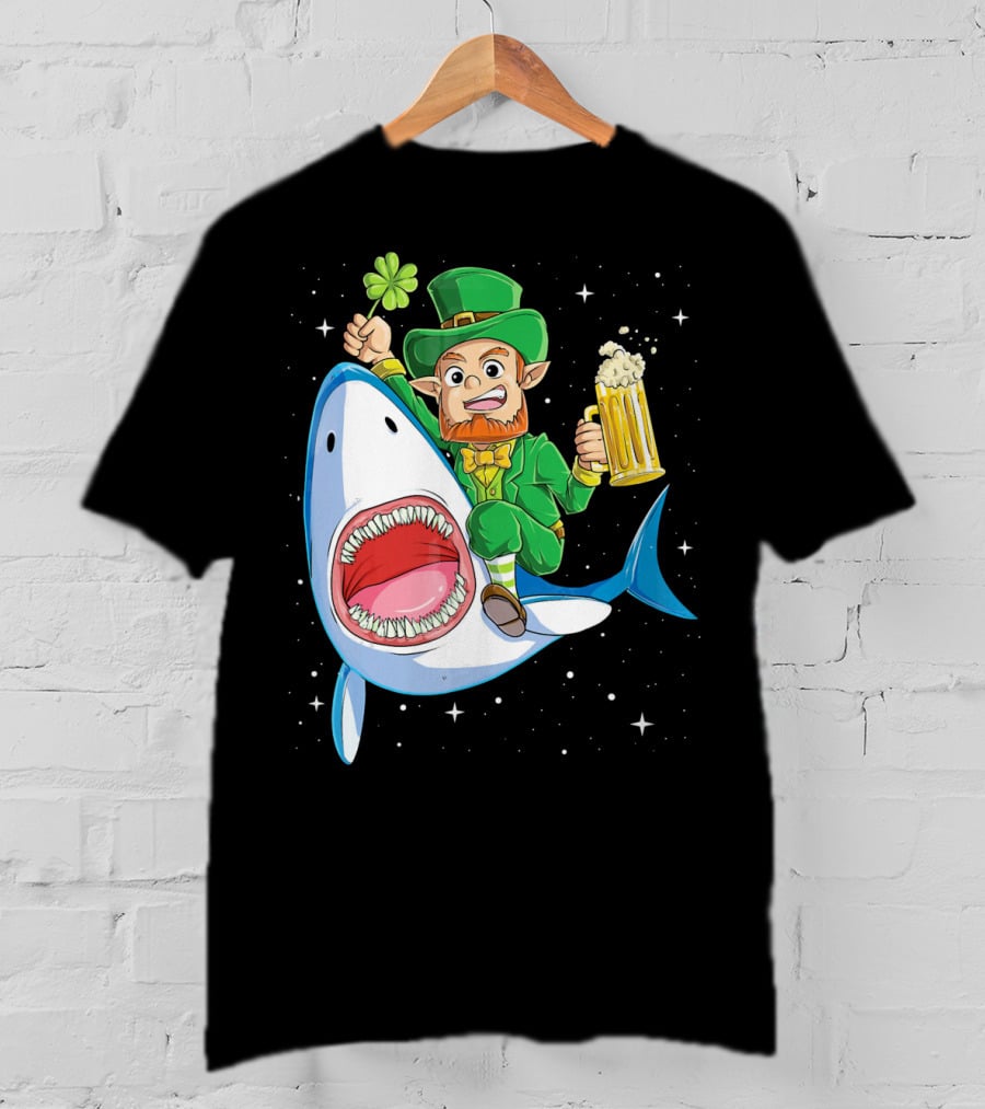St Patricks Day Leprechaun Riding Shark With Beer Stein And Shamrock T-Shirt
