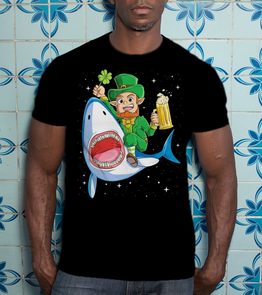 St Patricks Day Leprechaun Riding Shark With Beer Stein And Shamrock T-Shirt