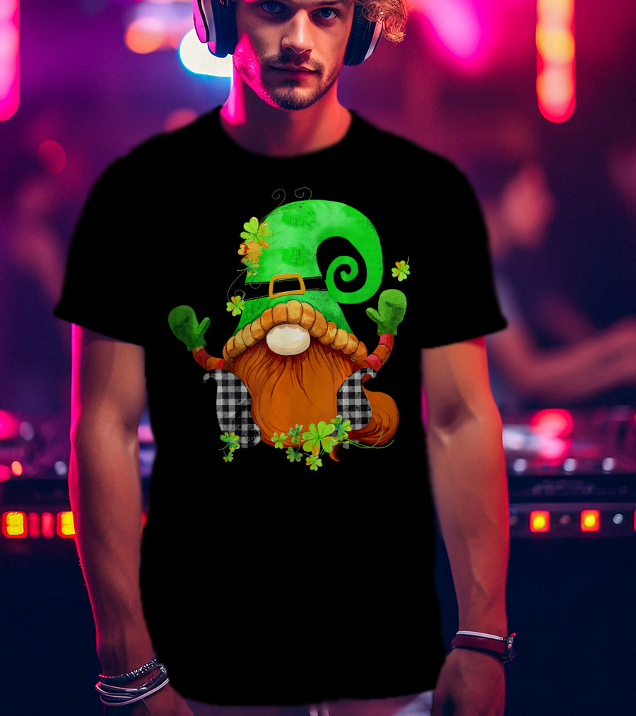 St. Patricks Day Leprechaun Gnome With Shamrock And Green Hat T-Shirt