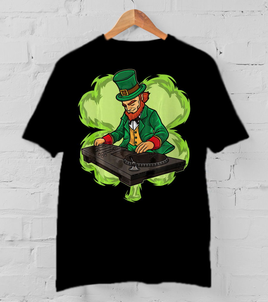 DJ Leprechaun Irish Luck Live On Stage With Turntable Shamrock T-Shirt
