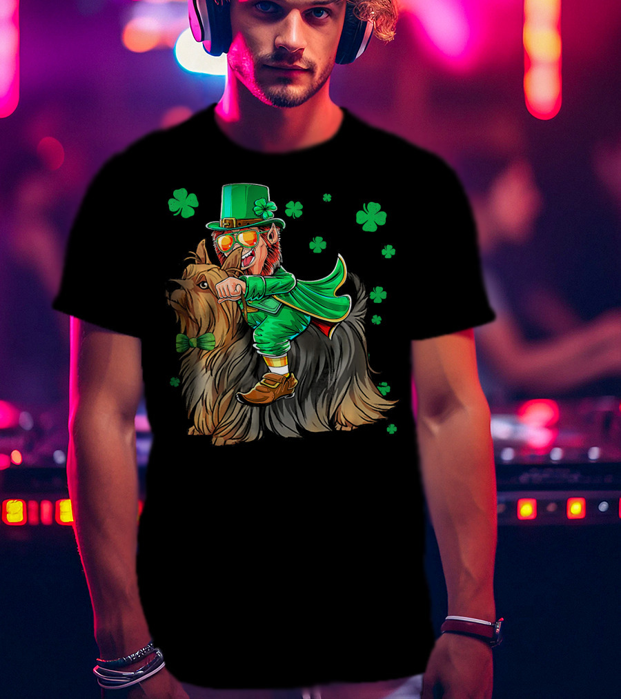 Leprechaun Riding Silky Terrier Shamrock St Patrick's Day T-Shirt