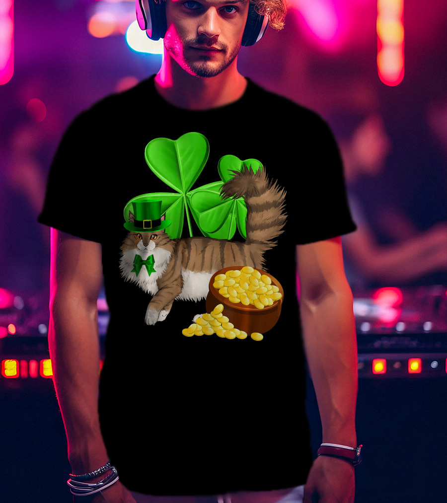 Norwegian Forest Cat Shamrock Gold T-Shirt