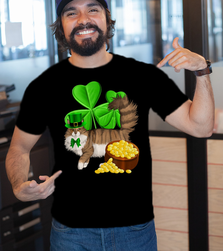 Norwegian Forest Cat Shamrock Gold T-Shirt