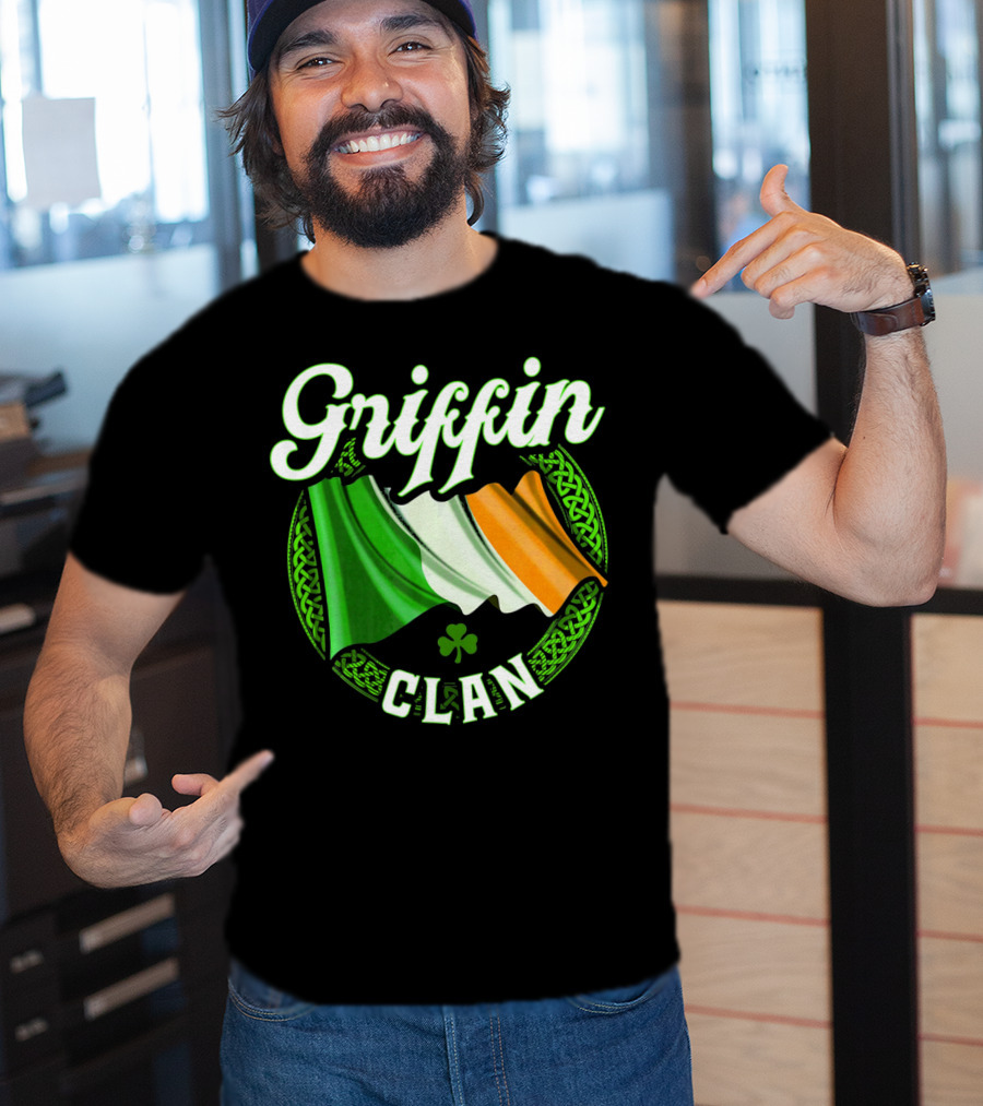 Griffin Clan Irish Flag Surname Ireland Celtic Heritage T-Shirt