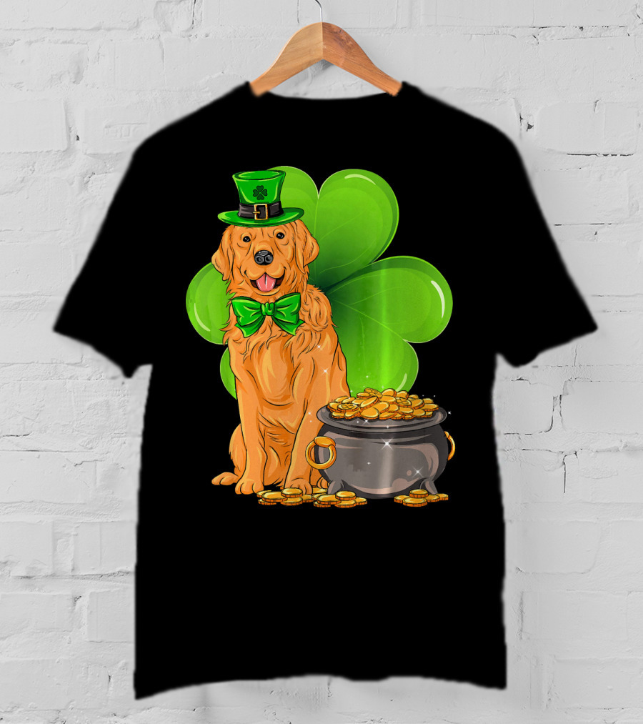 Golden Retriever St Patricks Day Leprechaun With Shamrock And Pot Of Gold T-Shirt