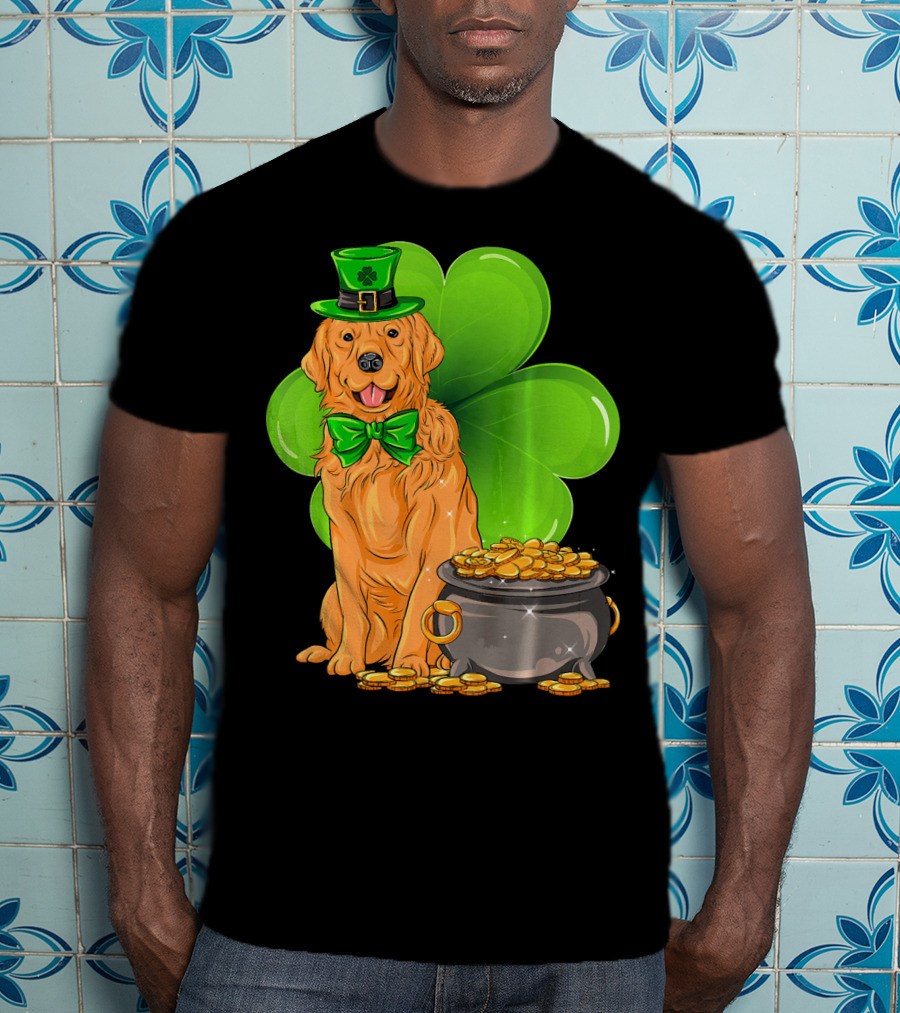 Golden Retriever St Patricks Day Leprechaun With Shamrock And Pot Of Gold T-Shirt