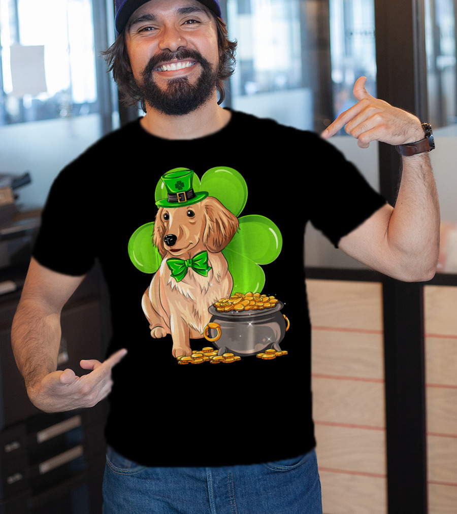 Miniature Dachshund St Patricks Day Leprechaun With Shamrock And Pot Of Gold T-Shirt