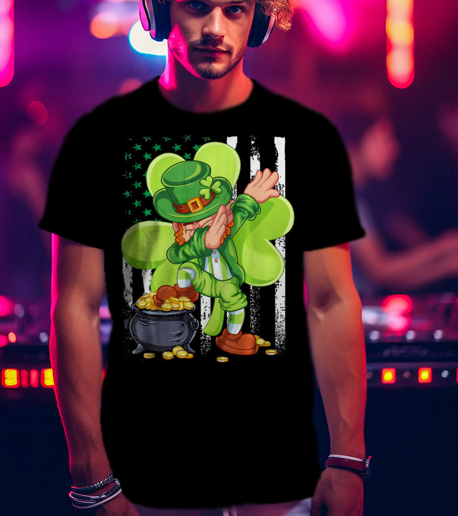 Leprechaun Dabbing With Pot Of Gold And Shamrock T-Shirt