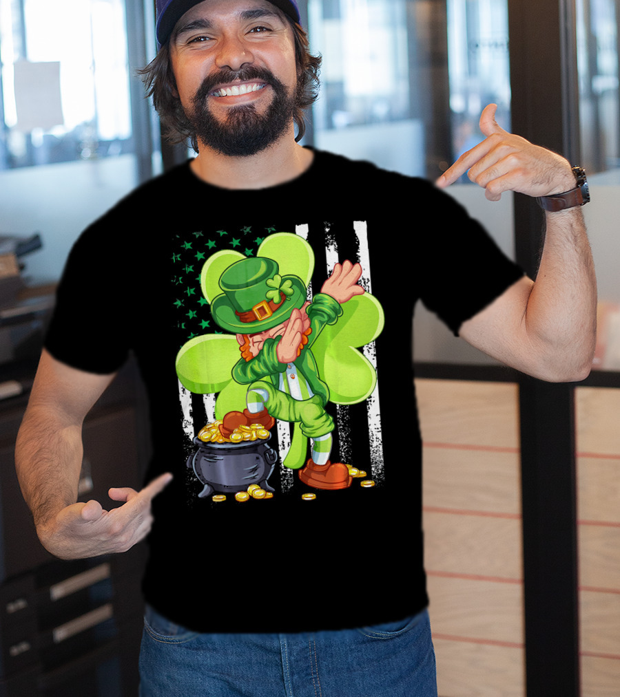 Leprechaun Dabbing With Pot Of Gold And Shamrock T-Shirt