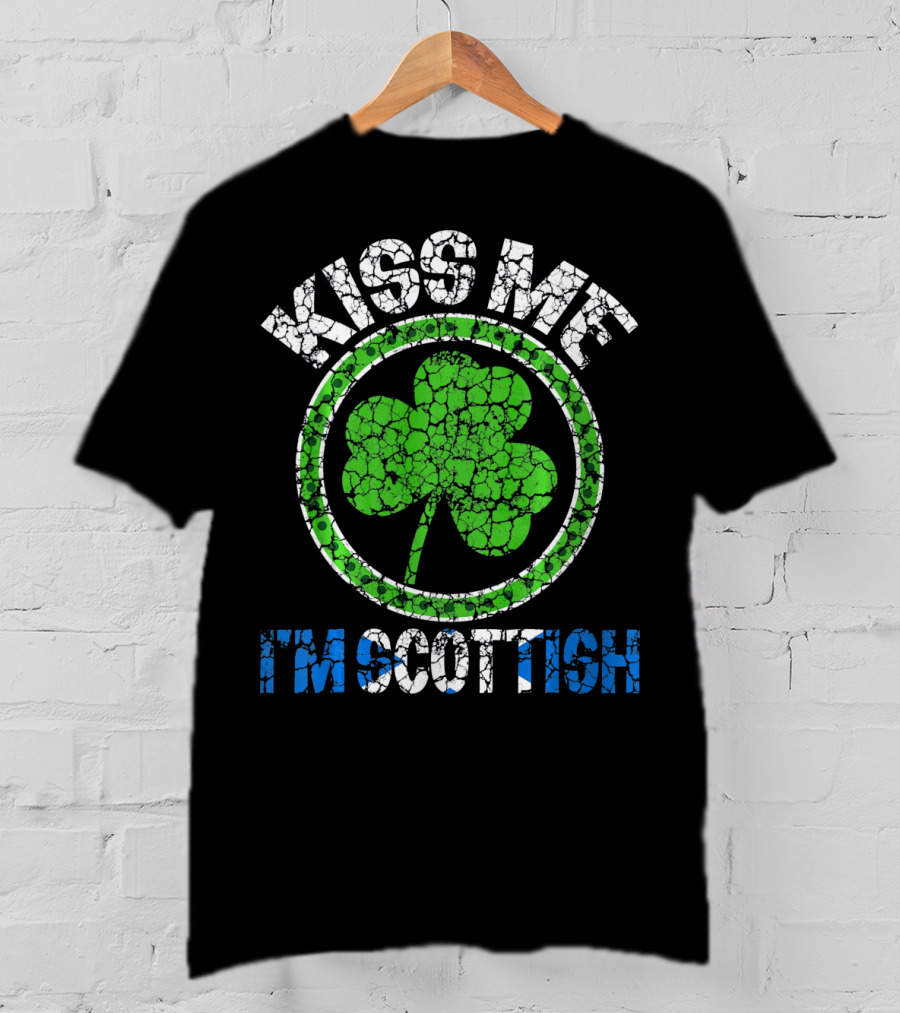 Kiss Me I'm Scottish Shamrock St Patricks Day T-Shirt