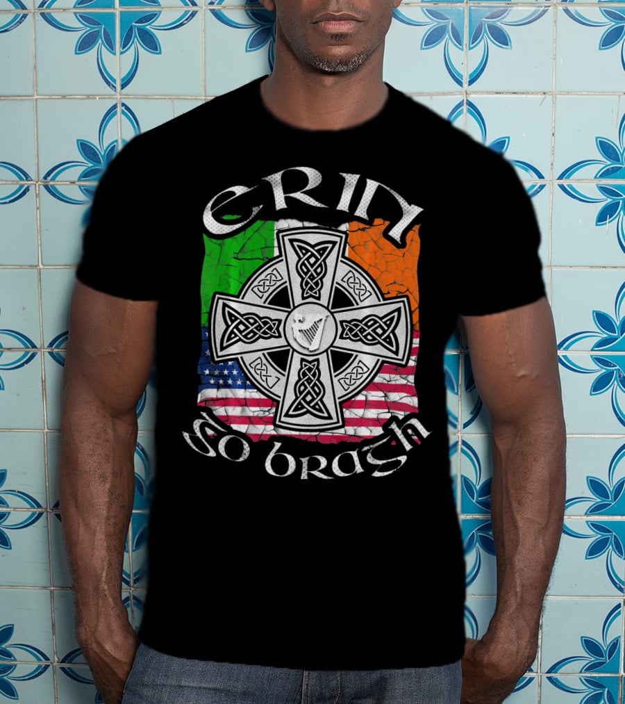 Erin Go Bragh Celtic Cross Irish US Flag St. Patrick's Day T-Shirt