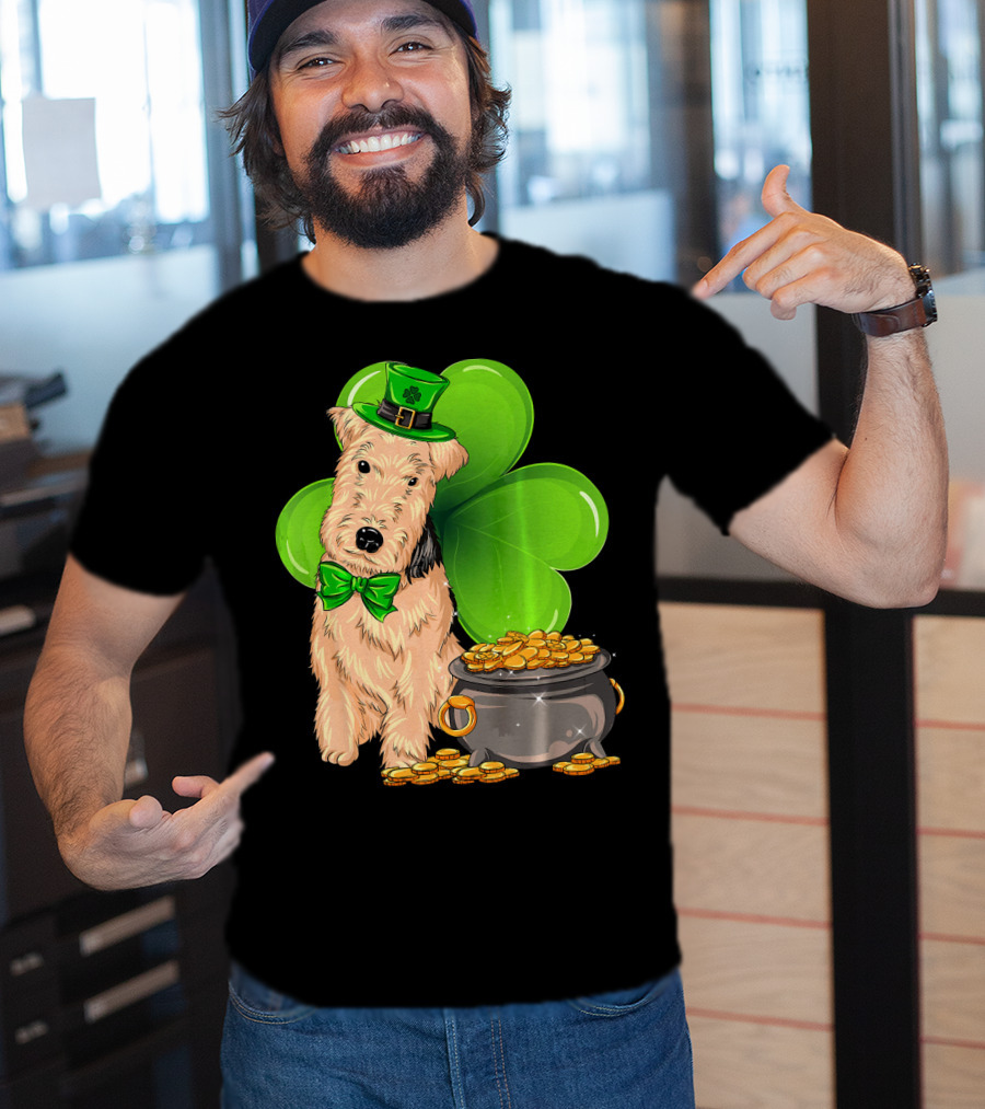 Lakeland Terrier St Patricks Day Leprechaun Hat Shamrock Pot Of Gold T-Shirt
