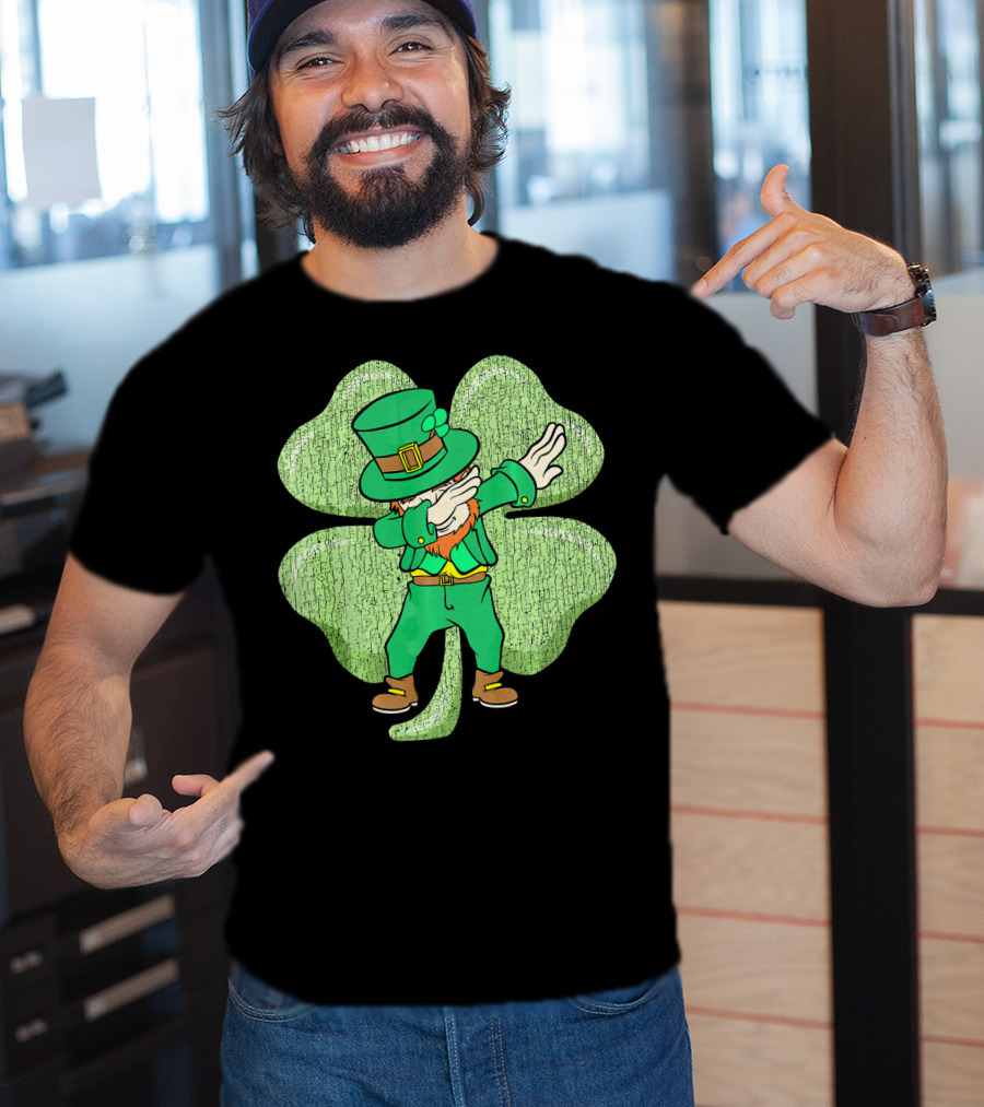 St. Patrick's Paddy's Irish Dabbing Leprechaun With Shamrock T-Shirt