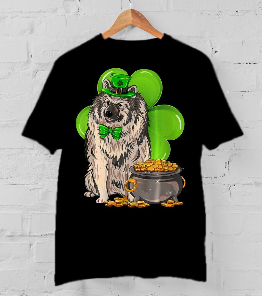 Keeshond St Patricks Day Leprechaun Dog Clover Pot Of Gold T-Shirt