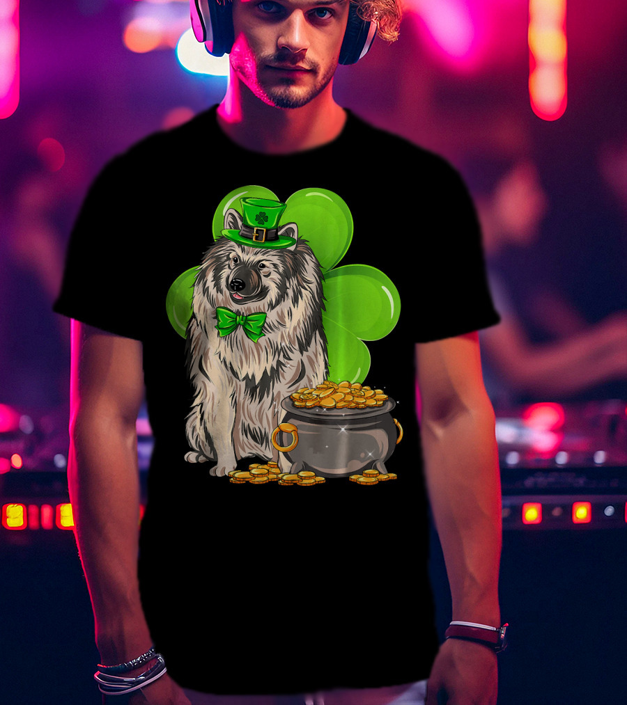 Keeshond St Patricks Day Leprechaun Dog Clover Pot Of Gold T-Shirt