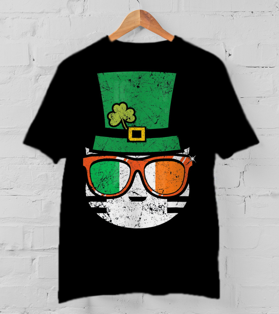 St Patricks Day Irish Cat With Shamrock Hat And Flag Sunglasses T-Shirt