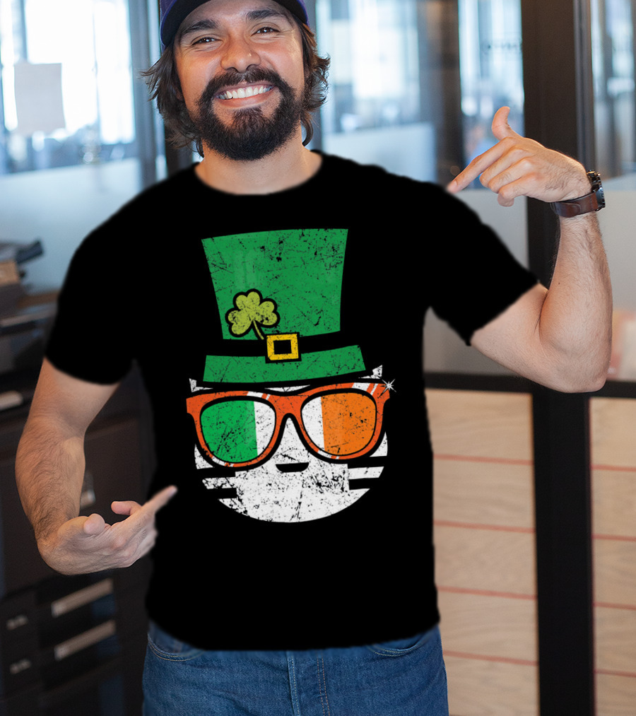 St Patricks Day Irish Cat With Shamrock Hat And Flag Sunglasses T-Shirt