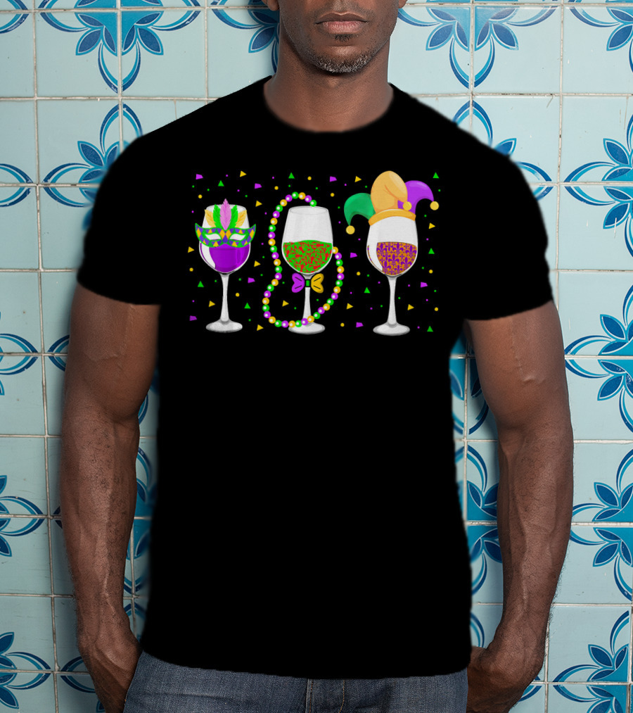 Pour Me Something Mister Funny Mardi Gras Wine Glasses Jester Beads Mask T-Shirt