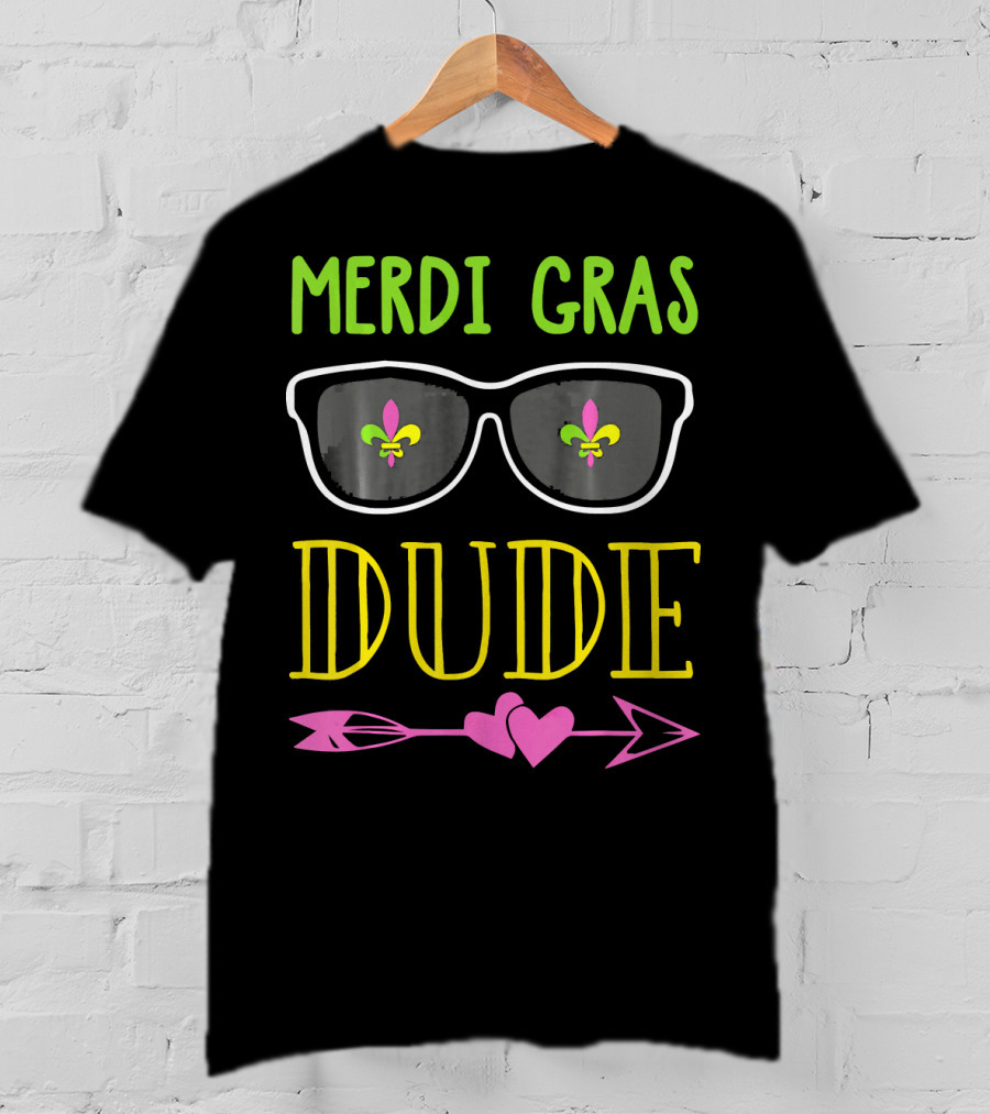 Mardi Gras Dude New Orleans Glasses Fleur De Lis Hearts Arrow T-Shirt