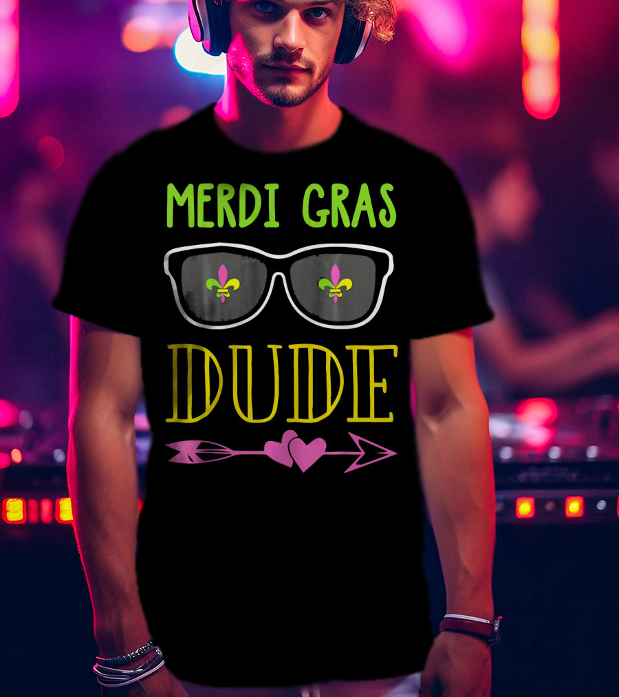 Mardi Gras Dude New Orleans Glasses Fleur De Lis Hearts Arrow T-Shirt
